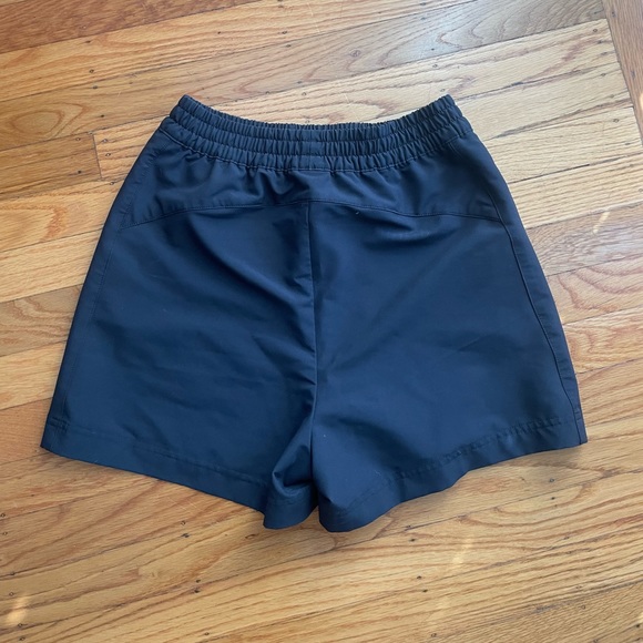 Sweaty Betty black high rise water resistant summit hiking shorts - Picture 7 of 8